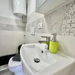 Apartman Zar 9 *
